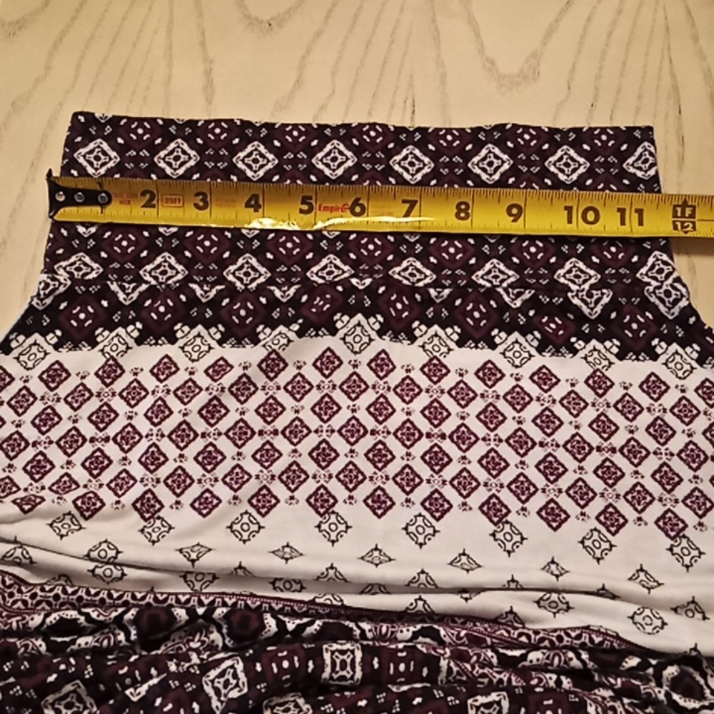 Charlotte Russe Long Skirt With Slit On Each Side.White/Burgundy & Black Pattern - Picture 14 of 14